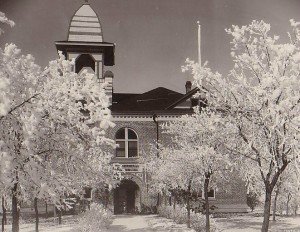 Sherman County, Oregon Courthouse in winter. Date unknown.