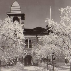 Sherman County, Oregon Courthouse in winter. Date unknown.
